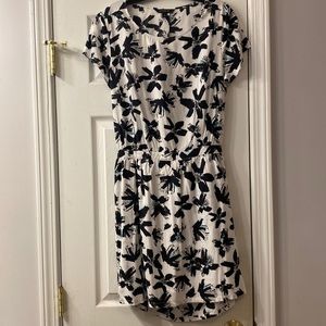 Banana Republic Printed Fit and Flare Dress with Peekaboo Back - Size Medium.